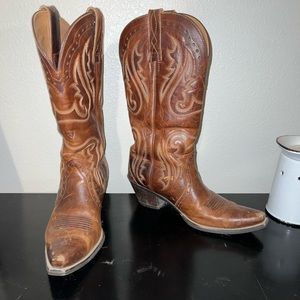 Ladies size 9 Ariat boots